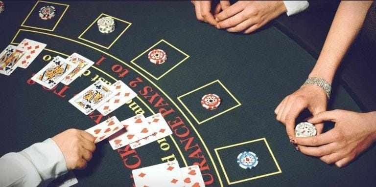 Luật chơi xèng trong casino: Hướng dẫn từ A-Z cho người mới